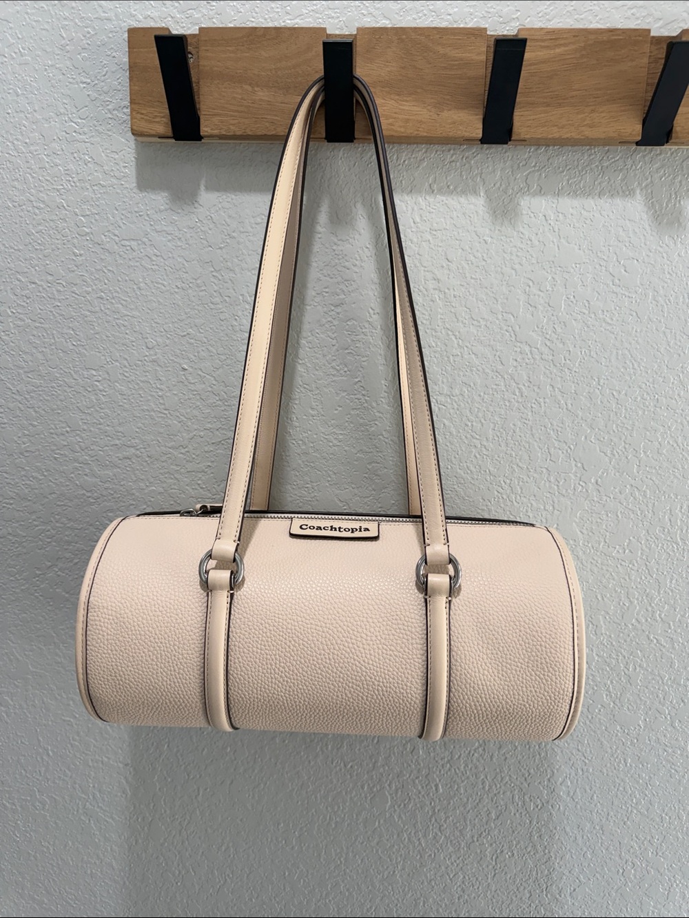 Coachtopia Cream Barrel Shoulder Bag - Picture 4 of 9